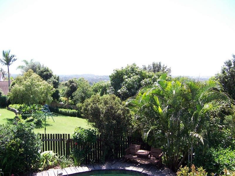 38 Pinkwood St, Bellbowrie QLD 4070